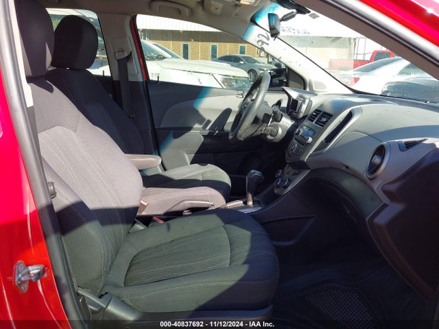 Chevrolet Sonic Lt Auto 2015 1G1JC5SHXF4165172 Image 5