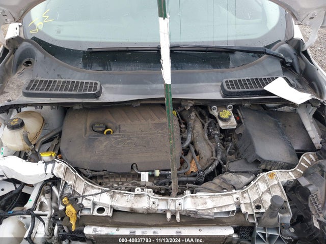 1FMCU9GD7JUB70098 Ford ESCAPE SE