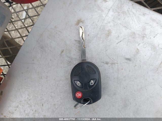 1FMCU9GD7JUB70098 Ford ESCAPE SE
