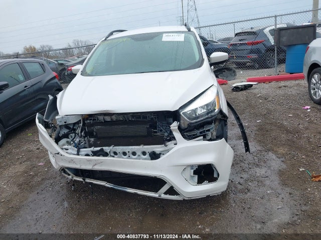 1FMCU9GD7JUB70098 Ford ESCAPE SE