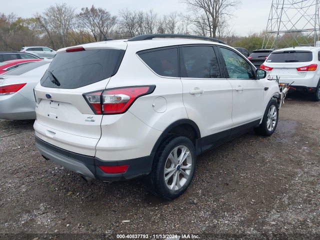 1FMCU9GD7JUB70098 Ford ESCAPE SE
