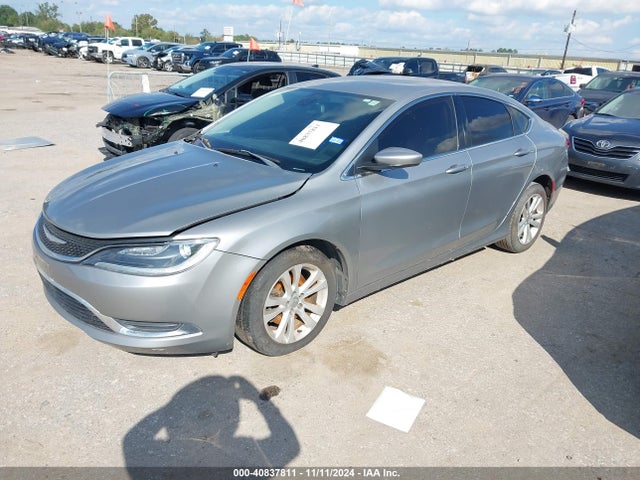 Chrysler 200 Limited 2015 1C3CCCAB2FN603926 Image 2