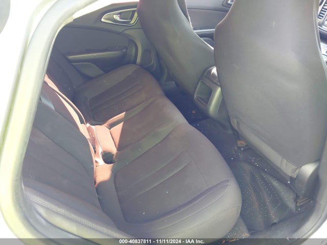 Chrysler 200 Limited 2015 1C3CCCAB2FN603926 Image 8