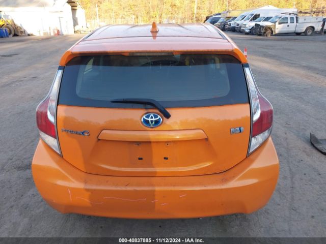 JTDKDTB3XF1114774 Toyota Prius C One