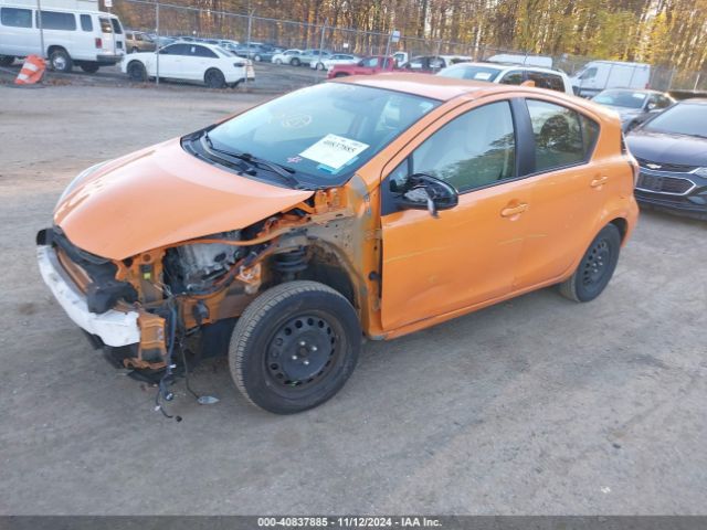 JTDKDTB3XF1114774 Toyota Prius C One