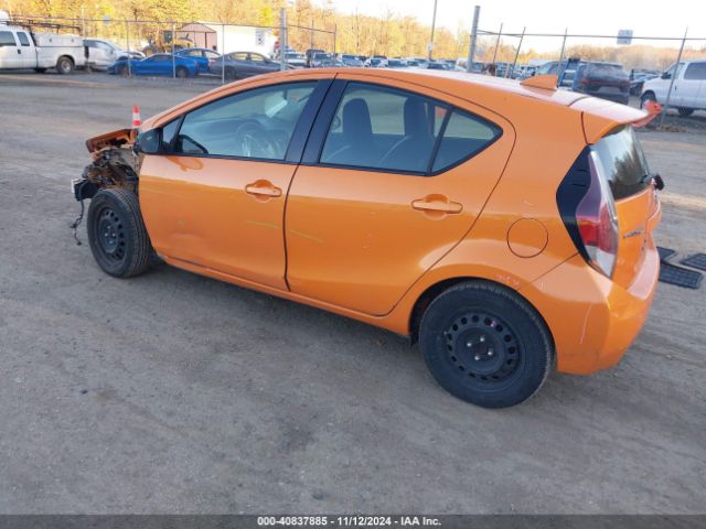 JTDKDTB3XF1114774 Toyota Prius C One