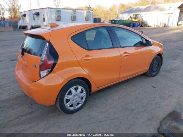 JTDKDTB3XF1114774 Toyota Prius C One