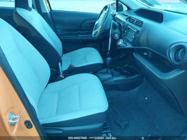 JTDKDTB3XF1114774 Toyota Prius C One