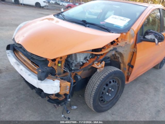 JTDKDTB3XF1114774 Toyota Prius C One
