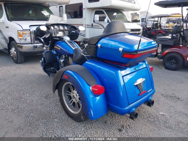 2017 HARLEY-DAVIDSON FLHTCUTG 1HD1MAD17HB856511 Photo 2