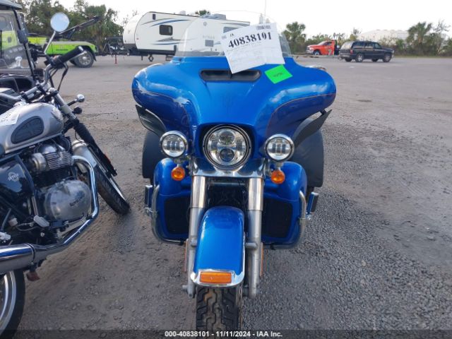 2017 HARLEY-DAVIDSON FLHTCUTG 1HD1MAD17HB856511 Photo 4
