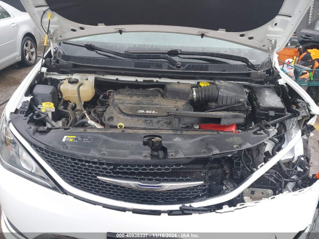 2C4RC1BG5JR149414 Chrysler Pacifica Touring L