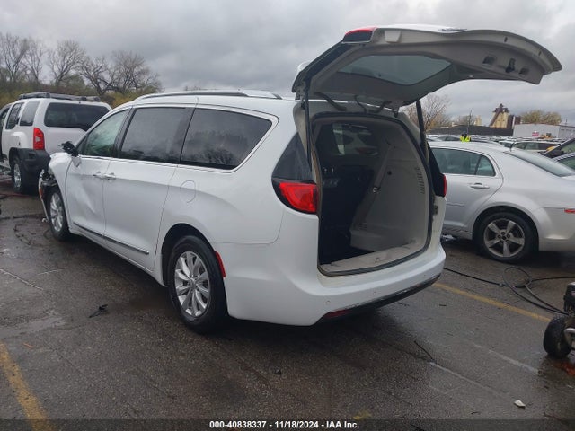 2C4RC1BG5JR149414 Chrysler Pacifica Touring L