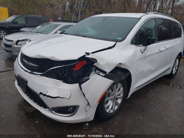 2C4RC1BG5JR149414 Chrysler Pacifica Touring L