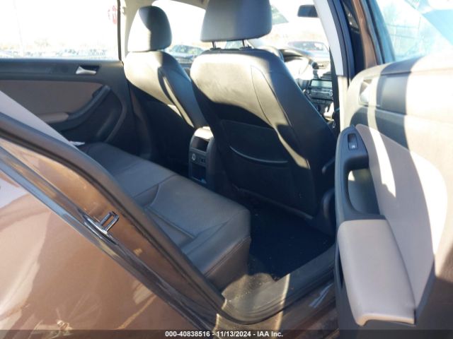 3VW1K7AJ5EM332127 Volkswagen Jetta 2.0l S