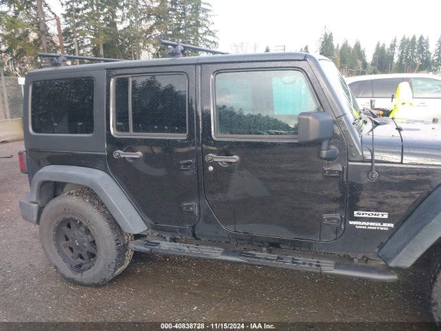 1C4BJWDG5FL500713 Jeep Wrangler Unlimited Sport