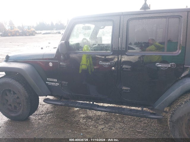 1C4BJWDG5FL500713 Jeep Wrangler Unlimited Sport