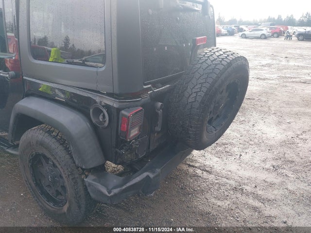 1C4BJWDG5FL500713 Jeep Wrangler Unlimited Sport