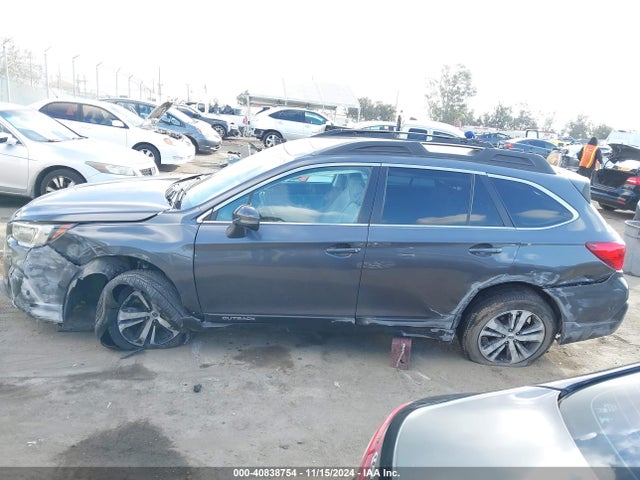 Subaru Outback 2.5i Limited 2018 4S4BSANC2J3201213 Image 14