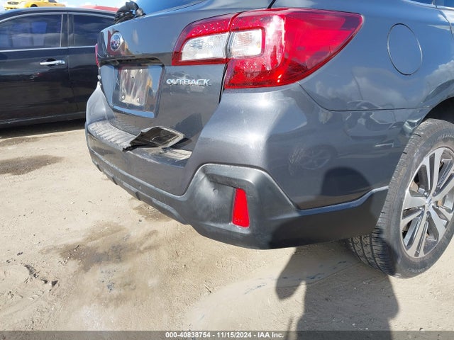 Subaru Outback 2.5i Limited 2018 4S4BSANC2J3201213 Image 18