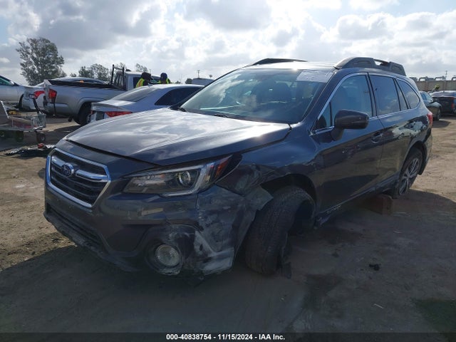Subaru Outback 2.5i Limited 2018 4S4BSANC2J3201213 Image 2