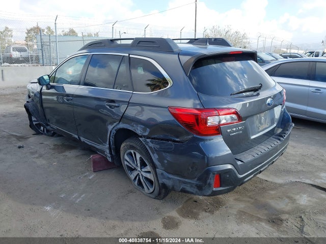 Subaru Outback 2.5i Limited 2018 4S4BSANC2J3201213 Image 3