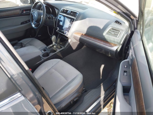 Subaru Outback 2.5i Limited 2018 4S4BSANC2J3201213 Image 5