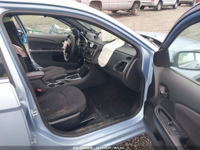 1C3CCBAB5EN208020 Chrysler 200 LX