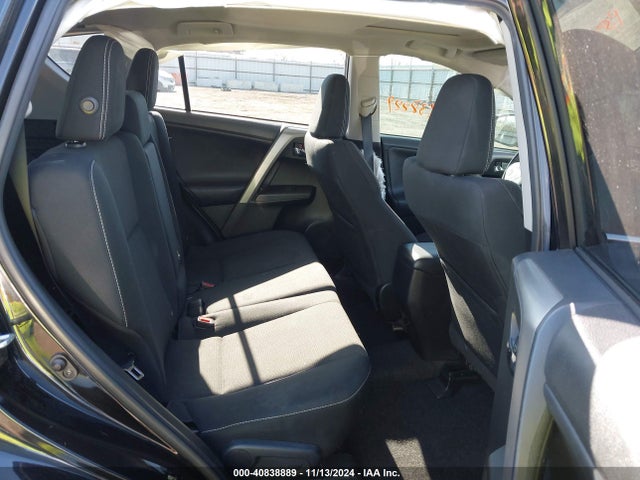 Toyota Rav4 Xle 2017 2T3RFREV6HW614539 Image 8