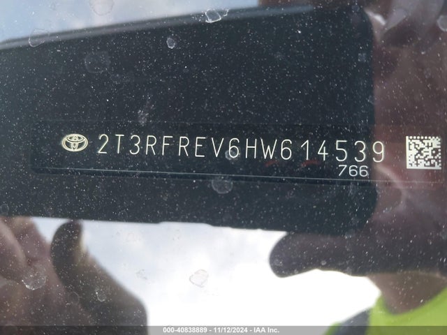 Toyota Rav4 Xle 2017 2T3RFREV6HW614539 Image 9