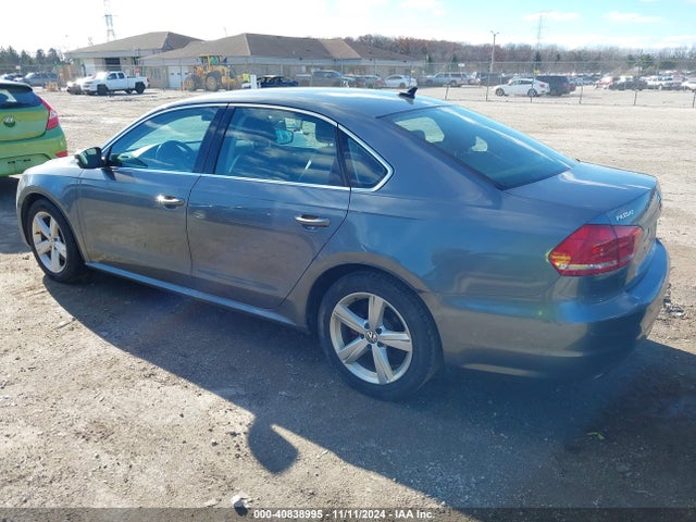 1VWBP7A32EC002857 Volkswagen Passat 2.5l Se