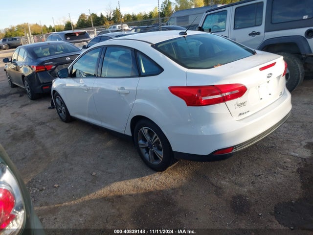 Ford FOCUS SE 2017 1FADP3FE2HL237591 Image 3