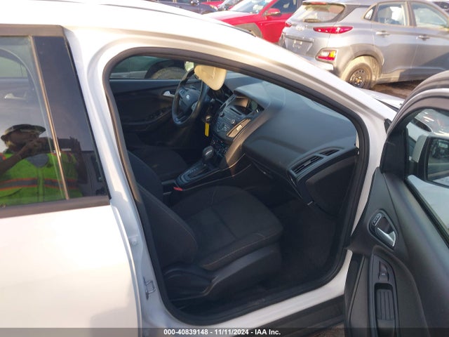 Ford FOCUS SE 2017 1FADP3FE2HL237591 Image 5
