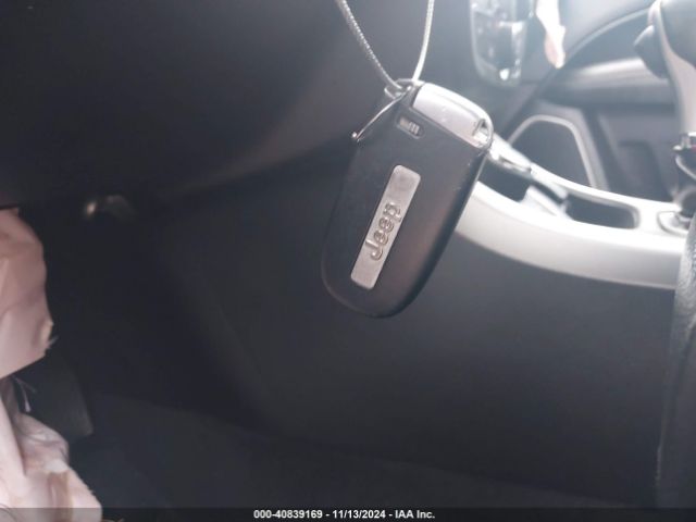 3C4NJDBB3JT283880 Jeep Compass Latitude 4x4