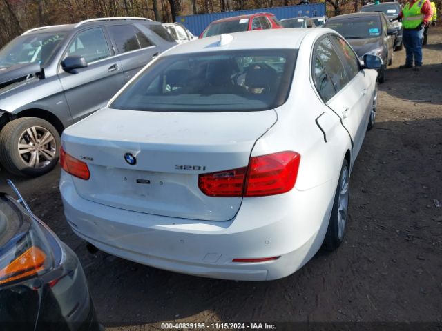 WBA3C3C5XFK203209 BMW 320i Xdrive
