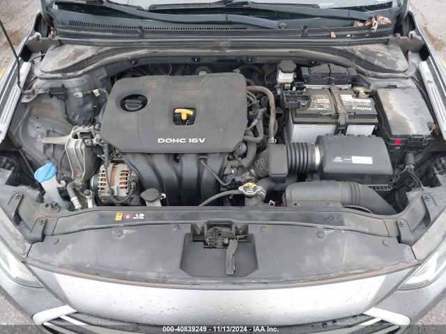 Hyundai ELANTRA SE 2017 KMHD74LFXHU115547 Image 10