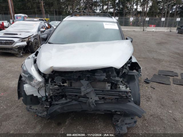 3N1CP5CU2KL556095 Nissan KICKS SR