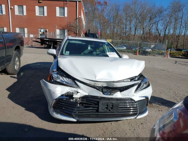 4T1F31AK4NU599424 Toyota Camry Xle Hybrid
