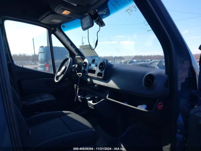 WD4PF1CDXKP129526 Mercedes-Benz Sprinter 2500 High Roof V6