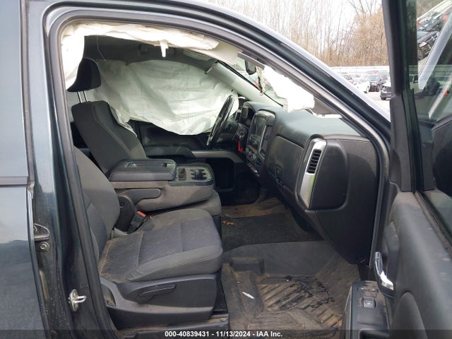 2GCVKREC2J1108231 Chevrolet Silverado 1500 2lt