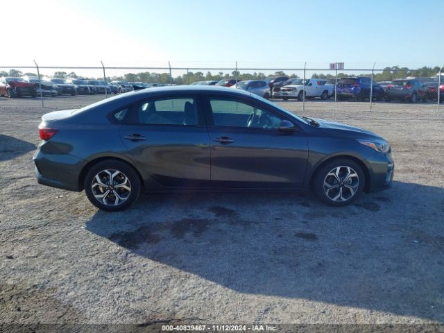 3KPF24AD7ME391674 KIA Forte Lxs