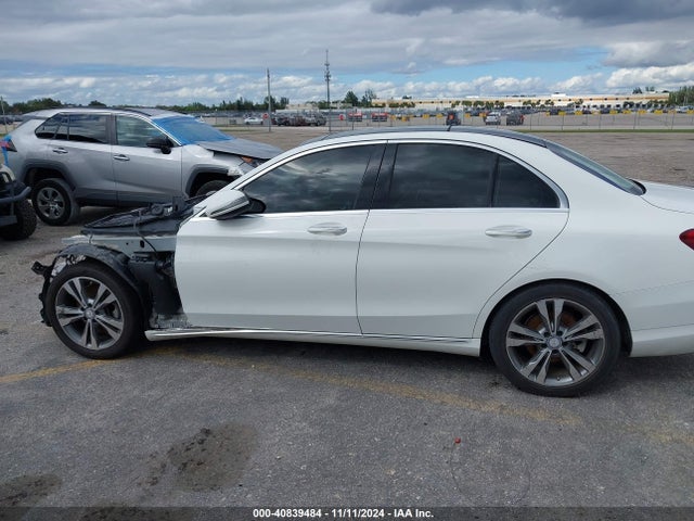 55SWF4JB3HU185561 Mercedes-Benz C 300 Luxury/sport