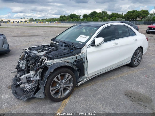 55SWF4JB3HU185561 Mercedes-Benz C 300 Luxury/sport