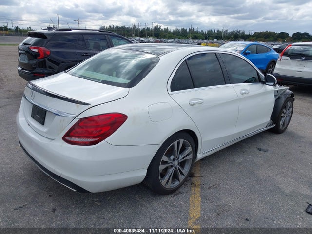 55SWF4JB3HU185561 Mercedes-Benz C 300 Luxury/sport