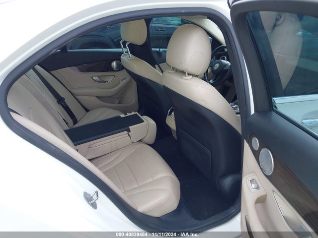 55SWF4JB3HU185561 Mercedes-Benz C 300 Luxury/sport