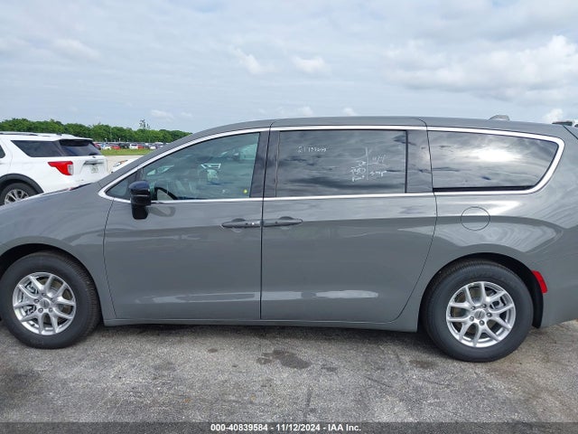 Chrysler Pacifica Select 2025 2C4RC1BG7SR512409 Image 14