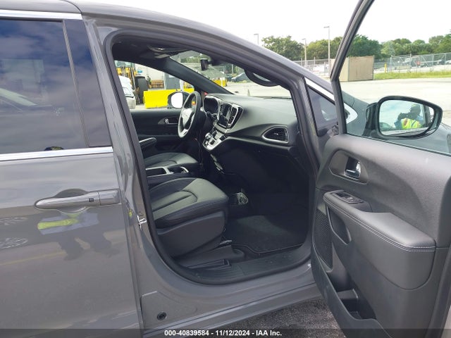 Chrysler Pacifica Select 2025 2C4RC1BG7SR512409 Image 5