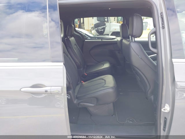 Chrysler Pacifica Select 2025 2C4RC1BG7SR512409 Image 8