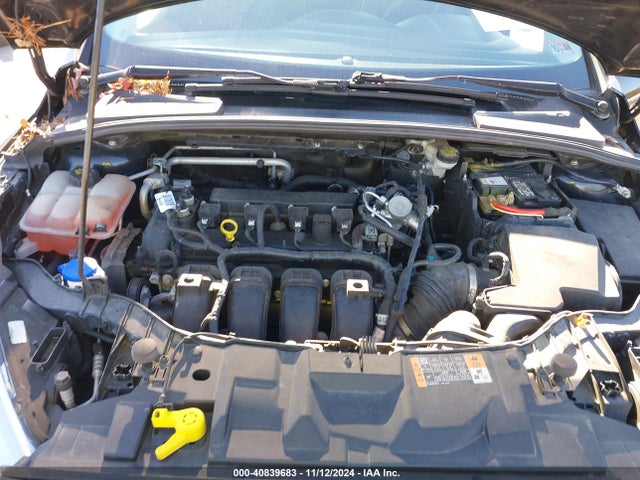Ford FOCUS SE 2016 1FADP3F22GL332169 Image 10