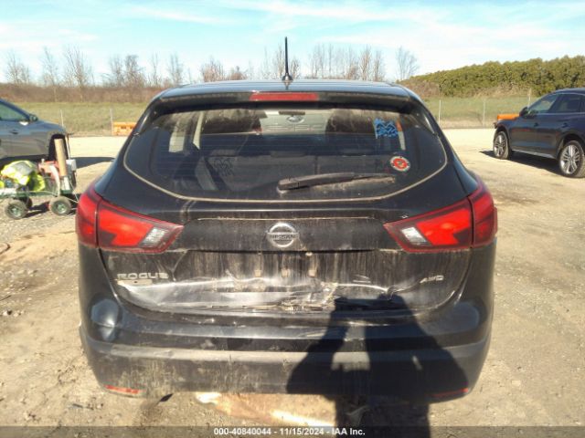 JN1BJ1CR3JW259587 Nissan Rogue Sport S